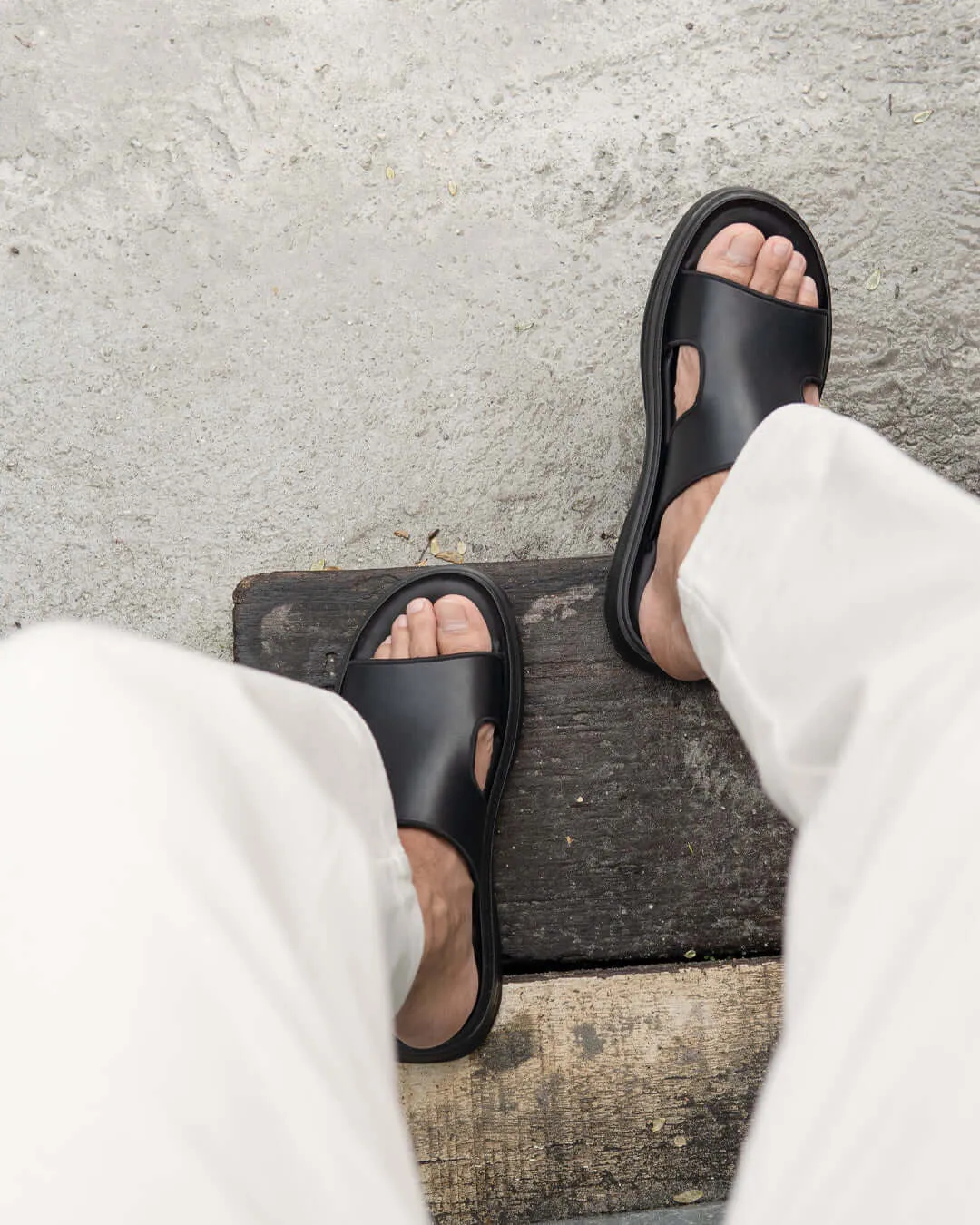 Hendrix Sandal - Black Plain (Cloud Sole)