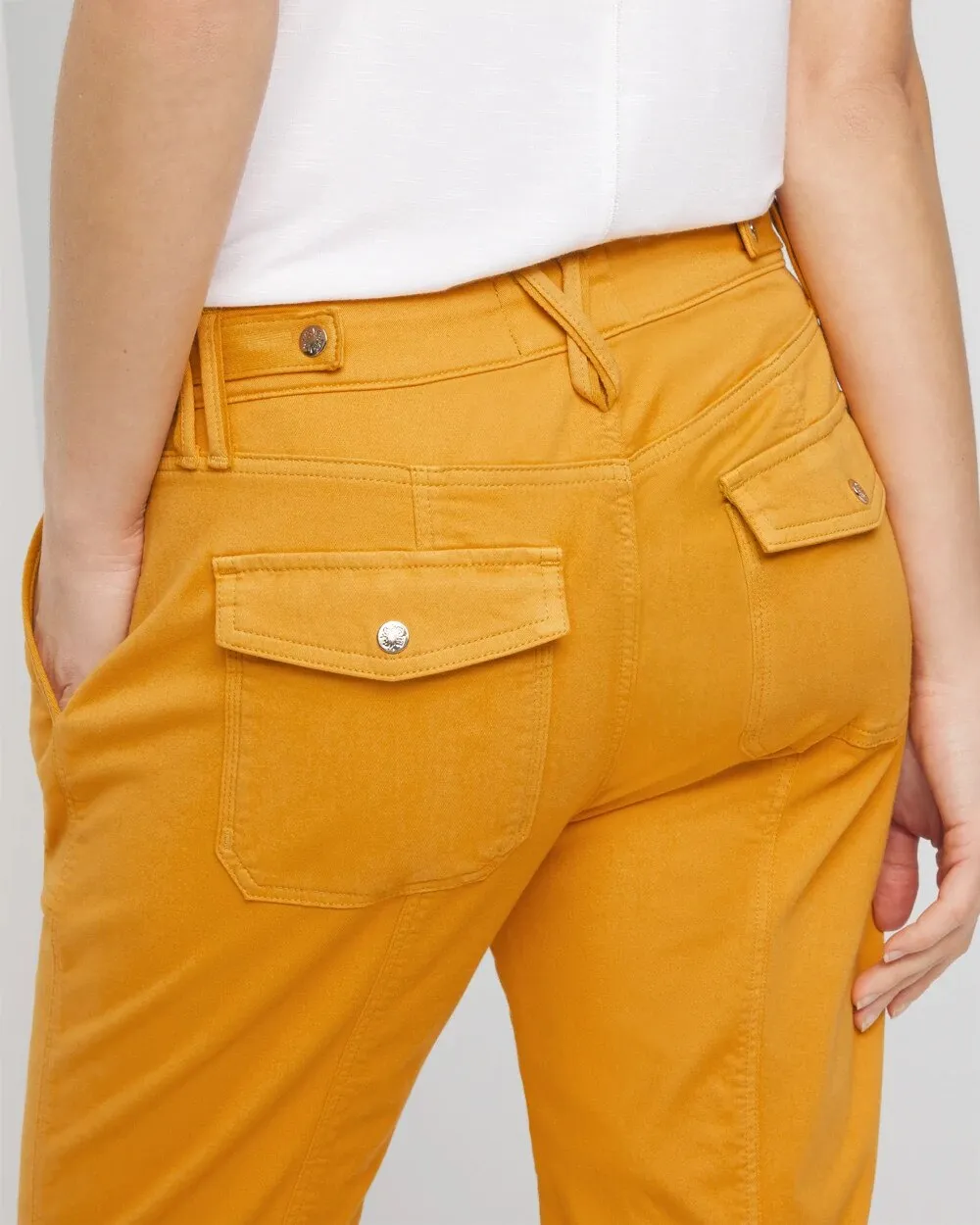 Mid-Rise Pret-A-Pedi Straight Crop Pants