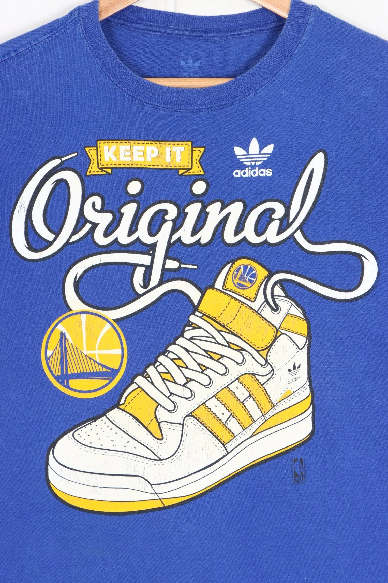 NBA Golden State Warriors ADIDAS Keep It Original Sneakers T-Shirt (M)