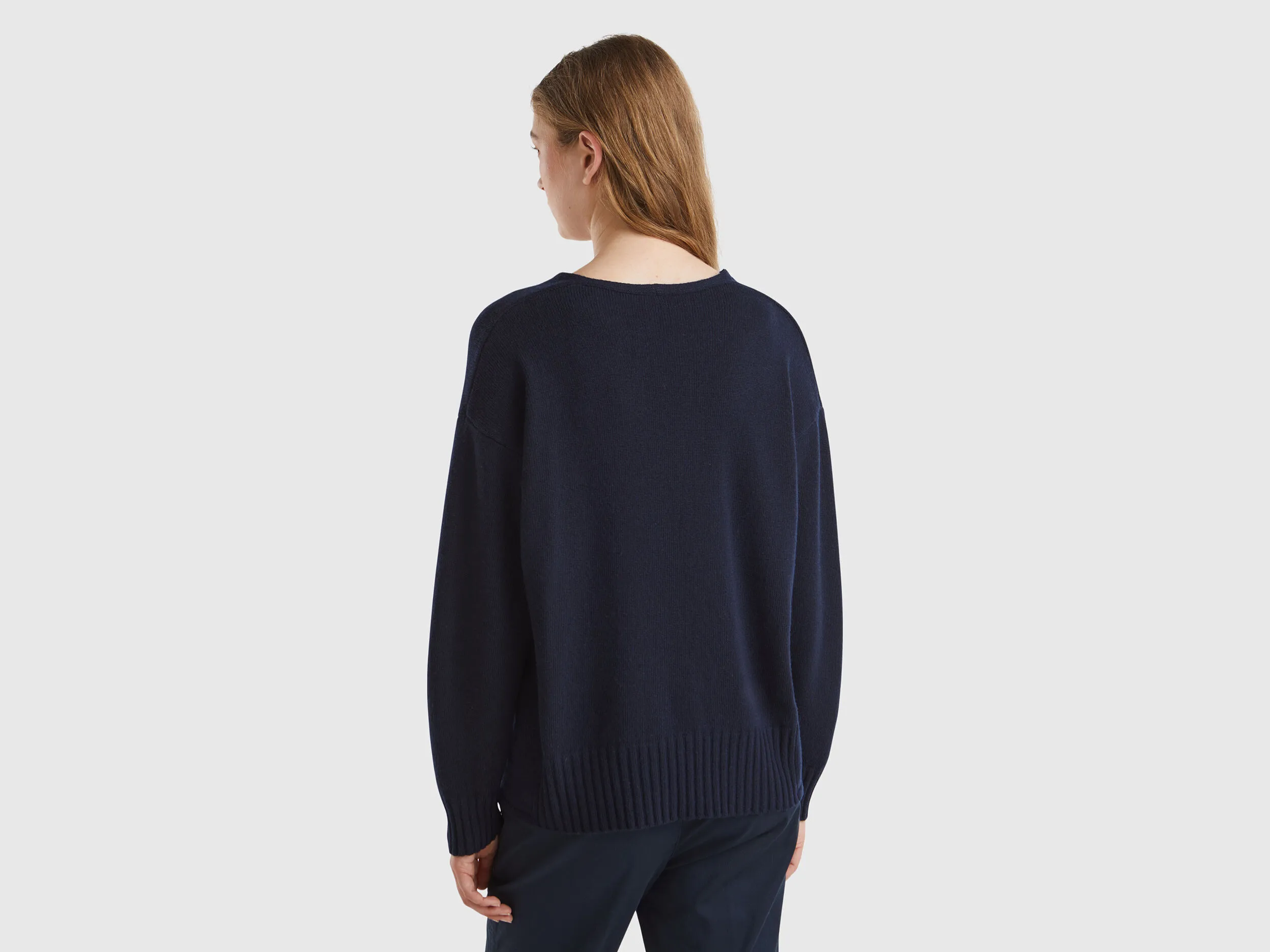 V-neck sweater in wool blend - Dark Blue | Benetton