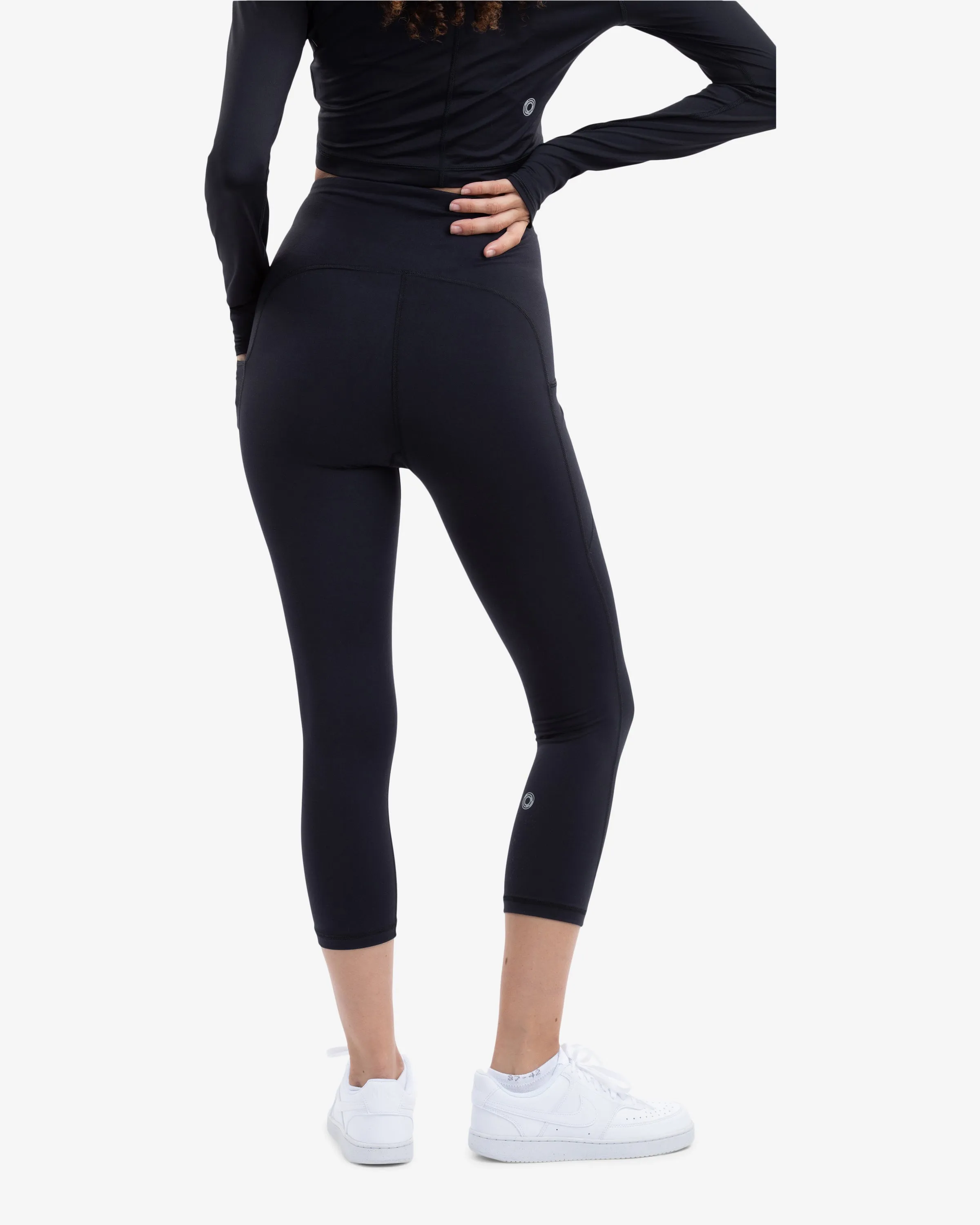 WOMEN'S COMPRESSION CAPRI LEGGINGS (6103)